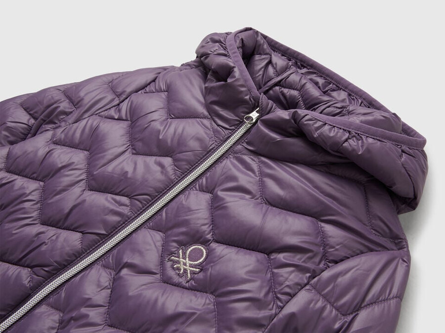chaqueta acolchada con capucha