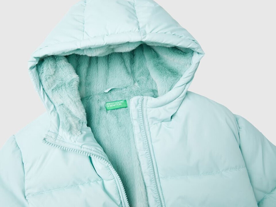 chaqueta acolchada con capucha