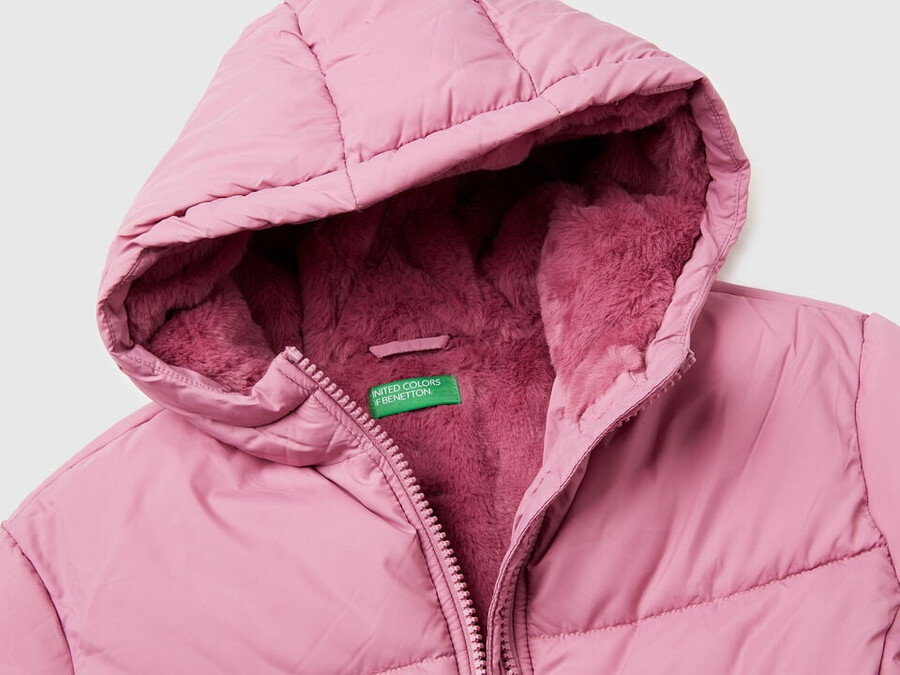 chaqueta acolchada con capucha