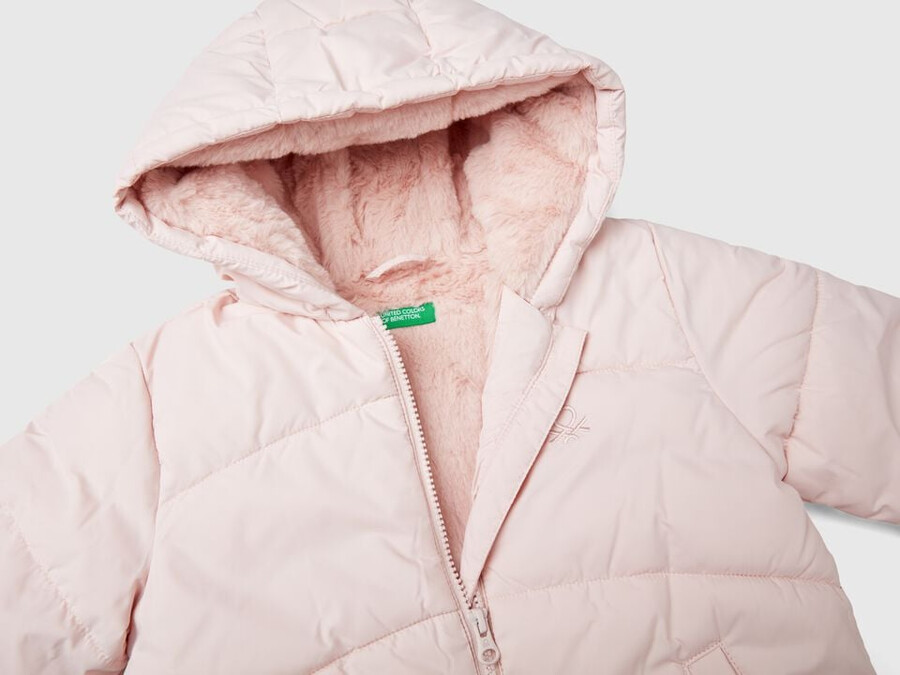chaqueta acolchada con capucha