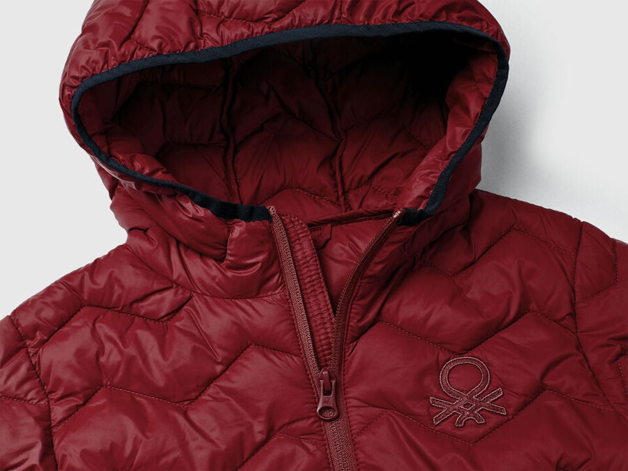 chaqueta acolchada con capucha