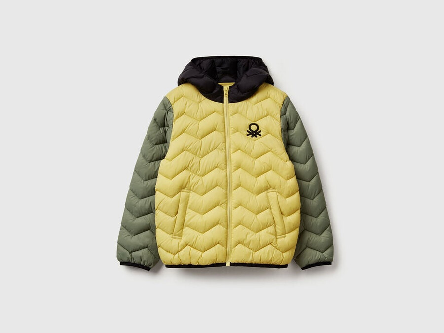 chaqueta acolchada con capucha