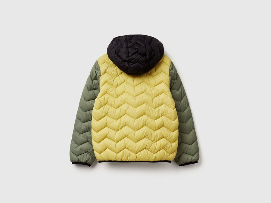 chaqueta acolchada con capucha