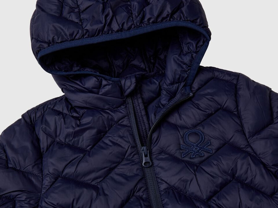 chaqueta acolchada con capucha