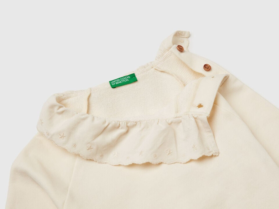 sudadera con cuello de terciopelo