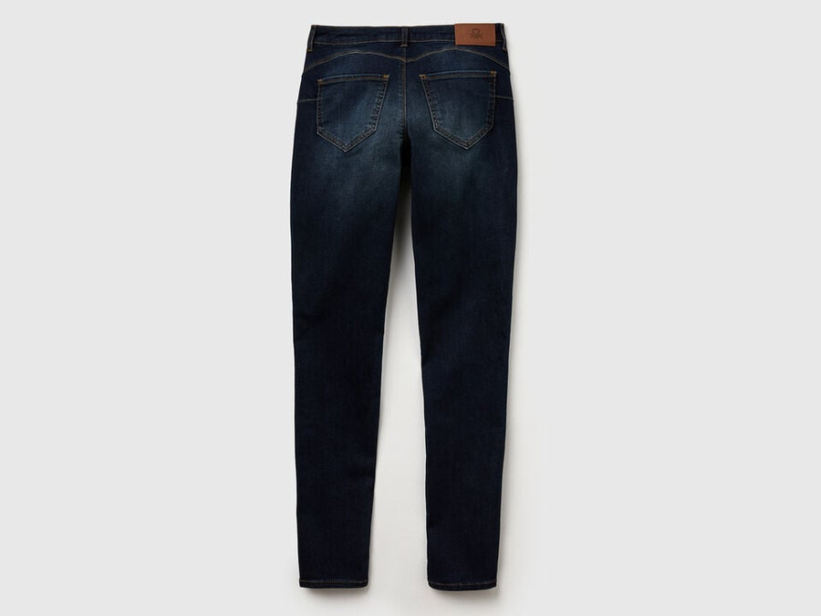 vaqueros ajustados y push up